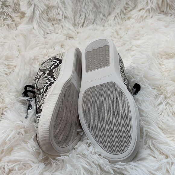 Brand new Kenneth Cole sneakers 5M - Picture 3 of 6